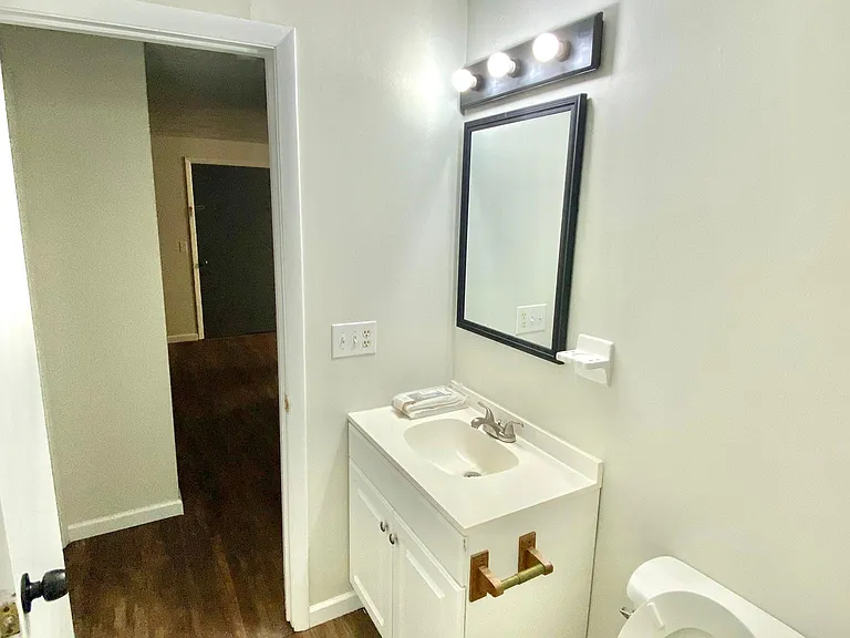 3003 Lake Rd #5 — Photo 4