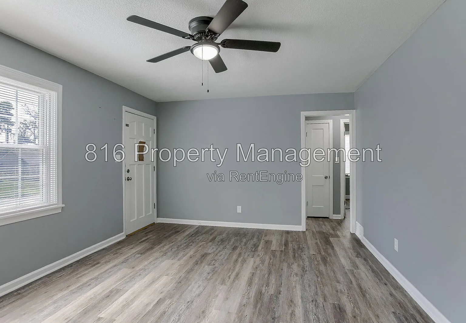 3 bed, 2.0 bath, 1100 sqft, $1,300 — Photo 2