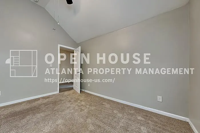 3947 Rosebud Park Dr — Photo 15