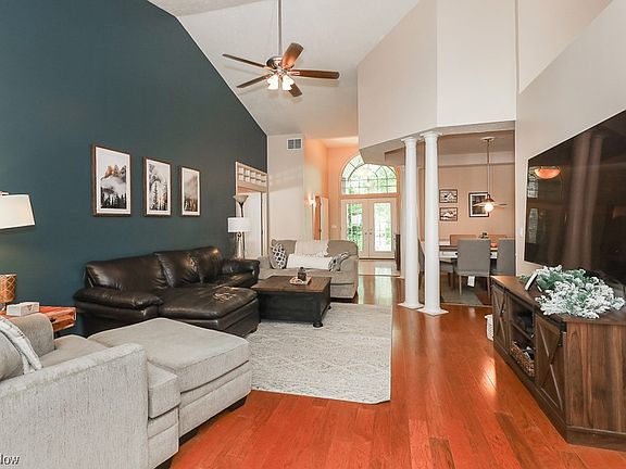 5th image of 16527 Falmouth Dr