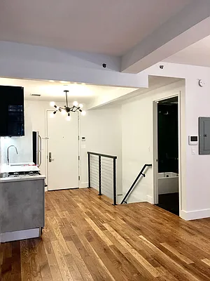 Rented by Manhattan Management LLC | media 42