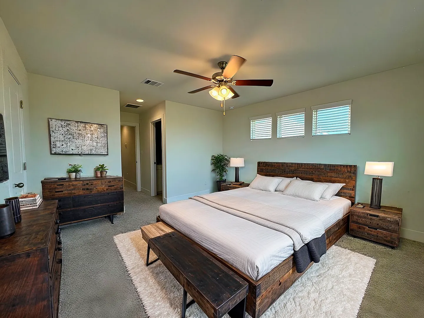 50% off the first month's rent. — Photo 2