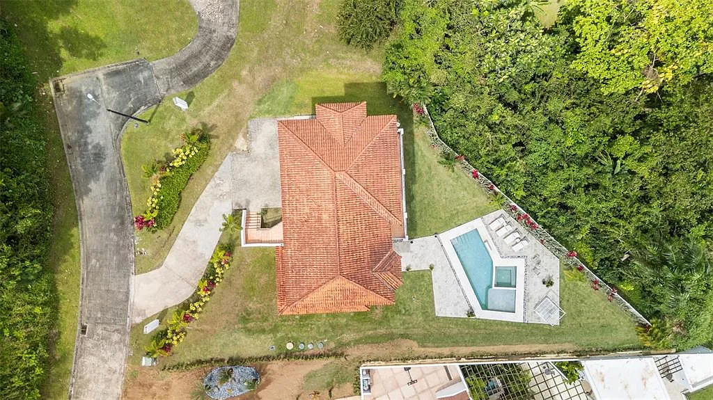 3 bed, 4.5 bath, 6000 sqft, $9,500 — Photo 2