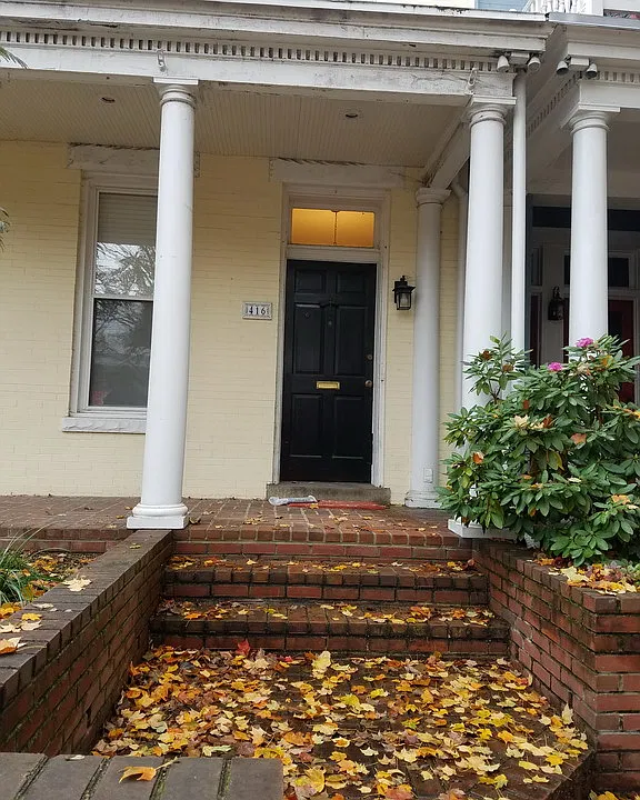 416 Strawberry St