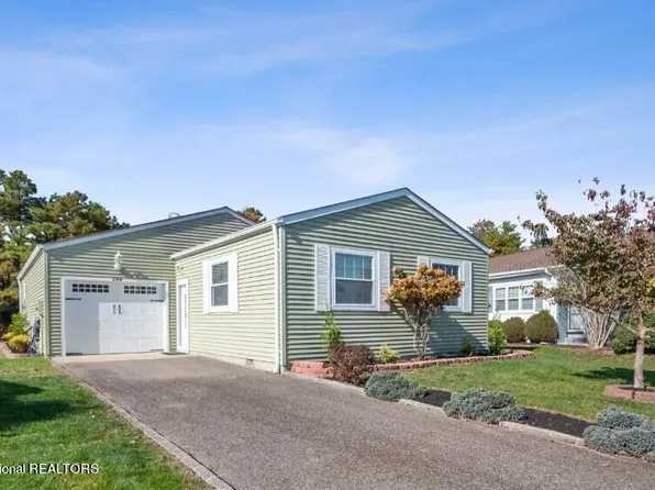 154 Bonaire Drive, Toms River, NJ 08757