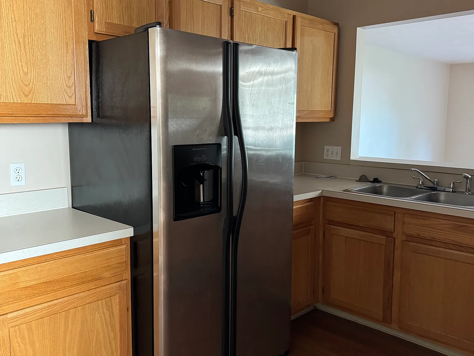 3 bed, 2.5 bath, 1650 sqft, $2,395 — Photo 4