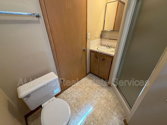 4th image of 516 S Prince Ln