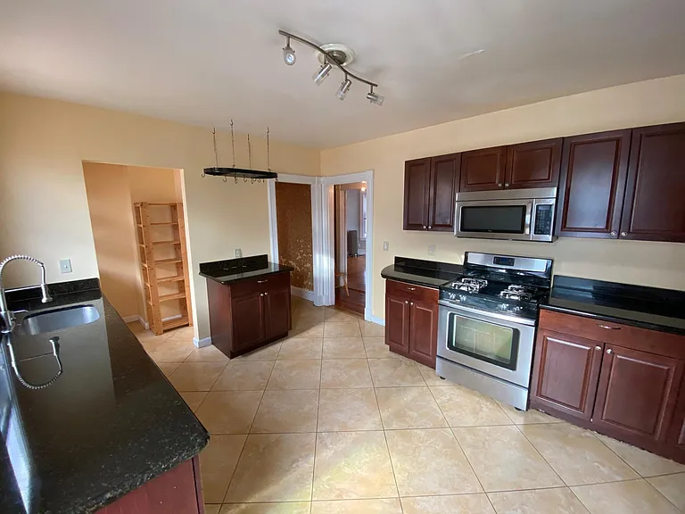 248 Brown St #2 — Photo 2