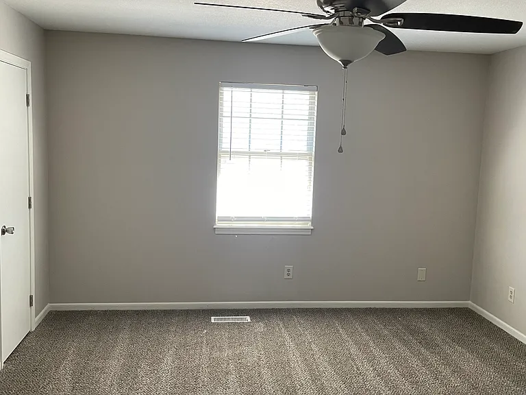 5623 NW 66th Ter #5623 — Photo 16