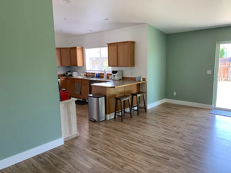 2491 Aviation Dr — Photo 17
