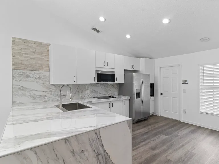 1601 Perdido Ct — Photo 2