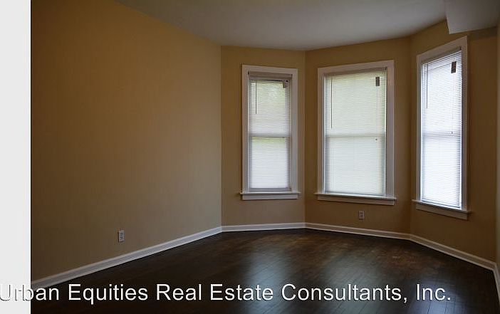1st image of 1332 W Granville Ave APT 2