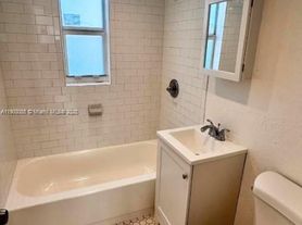 1245 NW 60th St