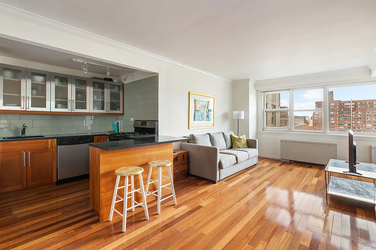 101 West 12th St Unit 15A  