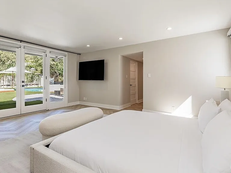 502 Evelyn Pl — Photo 15