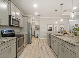 817A Hilltop Rd, Mary Esther, FL 32569