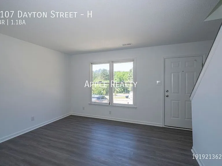 1107 Dayton St #H — Photo 12