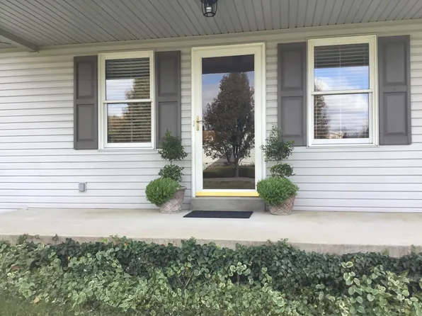 1057 Indian Trl, Lawrenceburg, KY 40342