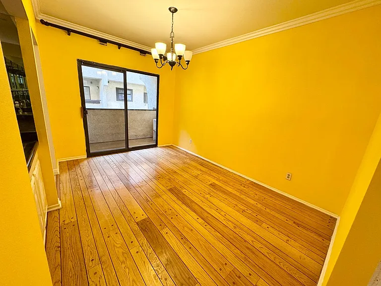 196 N Marguerita Ave — Photo 4