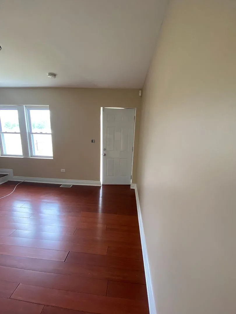 Building Photo - 6005-6011 Columbia Cir S