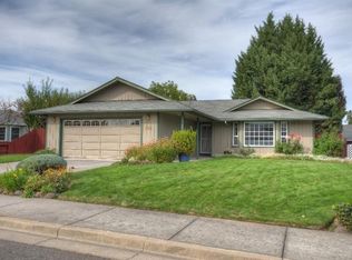 704 Alyssa Cir, Phoenix, OR 97535