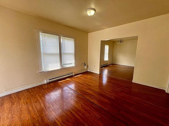 4th image of 93715 Newport Ln