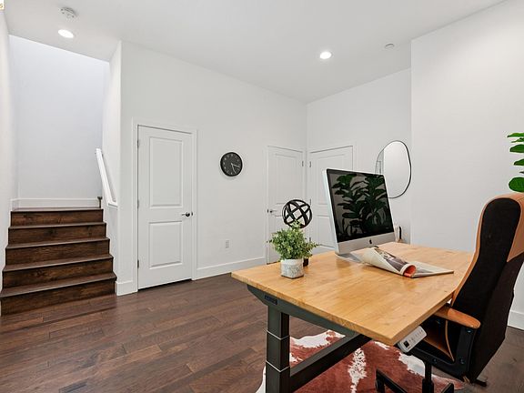 5th image of 1532 Seawind Dr