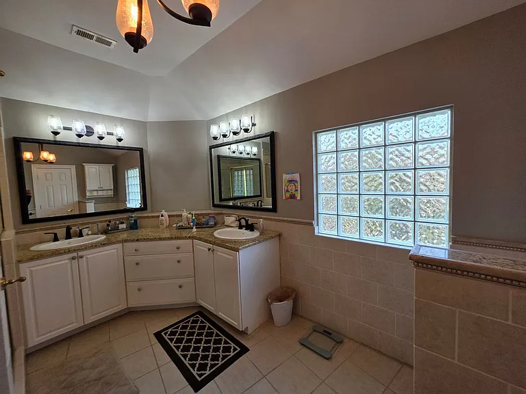 3201 Chapham Cross — Photo 36