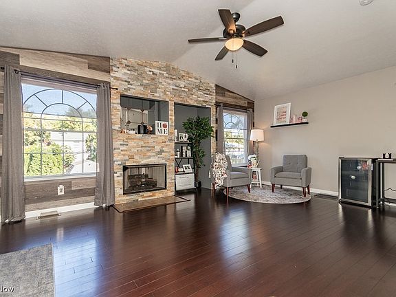 3rd image of 7897 Richwood Dr