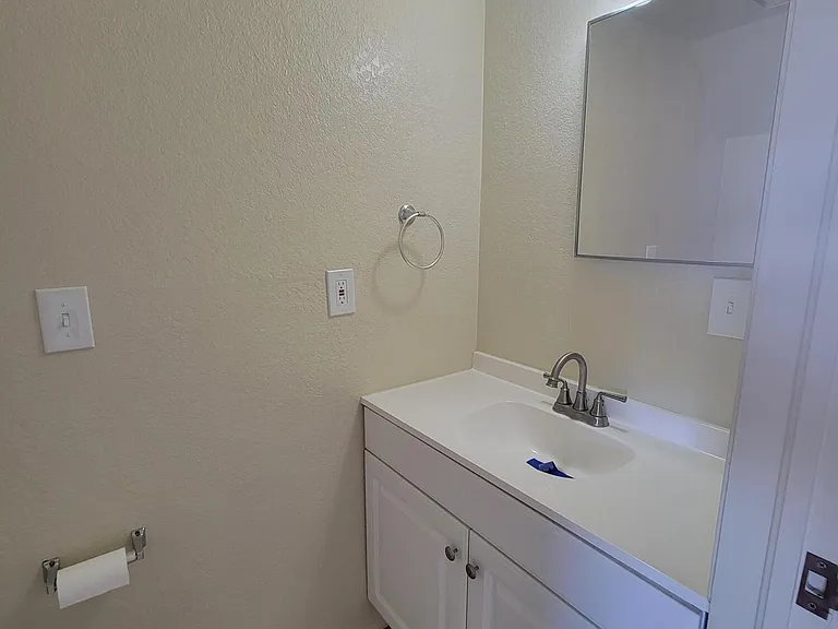 345 E Glenn St #3 — Photo 17