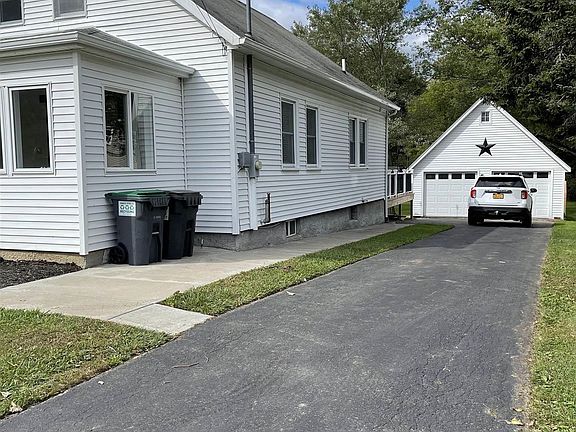 3rd image of 27 Lansing St