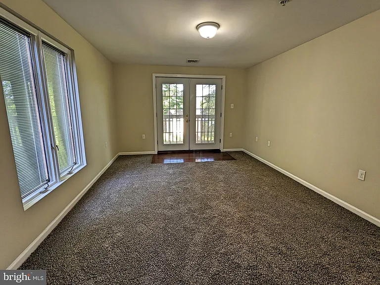115 Morton Ave #1 — Photo 12