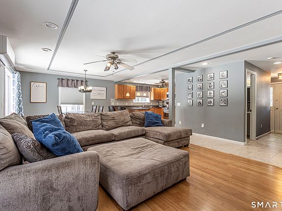 5th image of 107 Amherst Drive