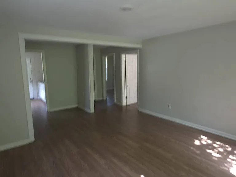 1717 Sora St — Photo 2