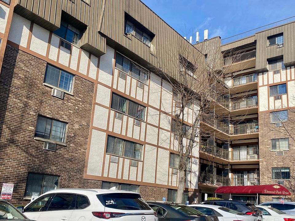 1st image of 2 Elmwood Park Dr Floor 1
