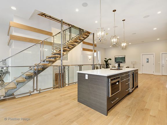 2nd image of 1838 W Race Ave