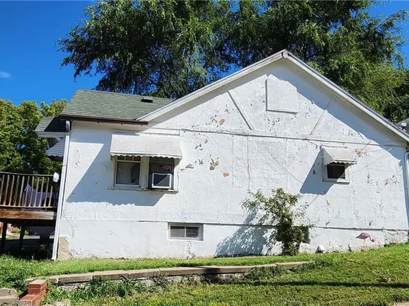 629 S 11th St, Saint Joseph, MO 64501