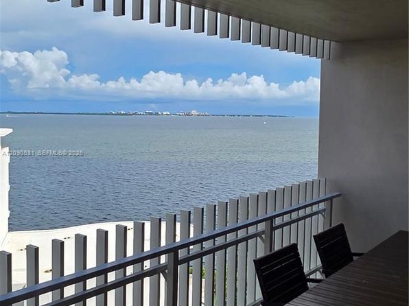 3 Grove Isle Dr #C1003