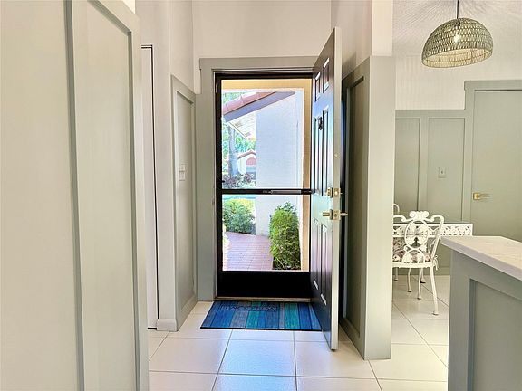 5th image of 5869 Sunswept Lane #B