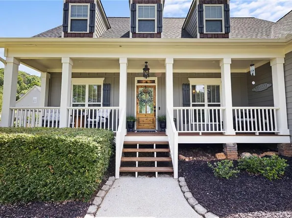 18 Willow Cir NE, White, GA 30184