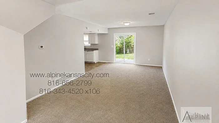 3 bed, 1.5 bath, 1370 sqft, $1,350 — Photo 2