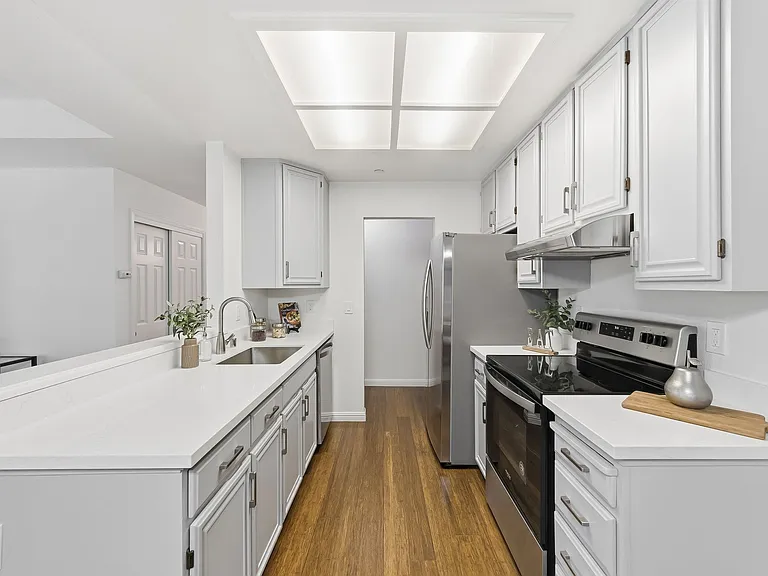 112 Madison Ave #109 — Photo 11