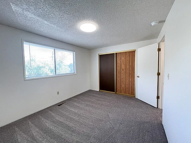 846 Homedale Rd — Photo 25