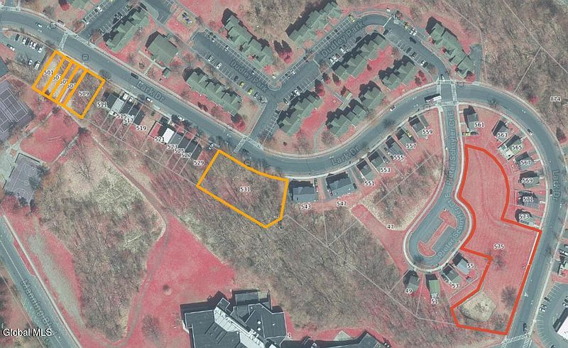 4th image of 575 Lark Drive
