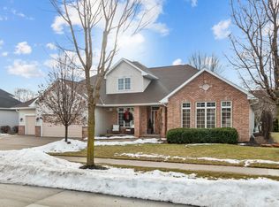 217 E Wentworth Ln, Appleton, WI 54913