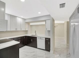 9510 Seagrape Dr APT 201, Davie, FL 33324