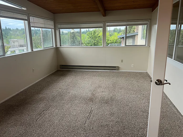5011 45th Ave NE — Photo 11