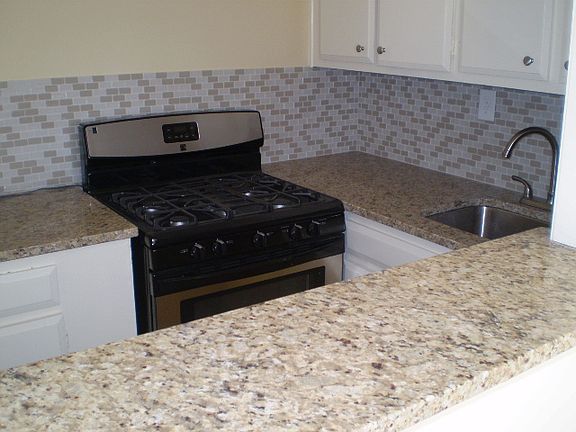 5th image of 155 Ferris Ave APT 4K