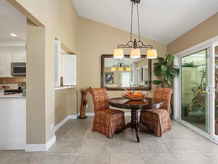 1878 Turnberry Dr — Photo 3