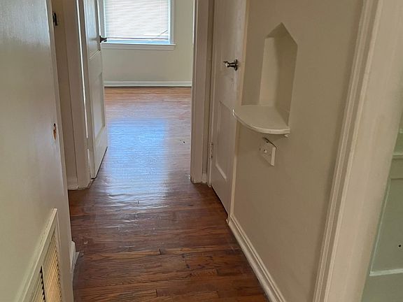2nd image of 353 W 11th St APT 1